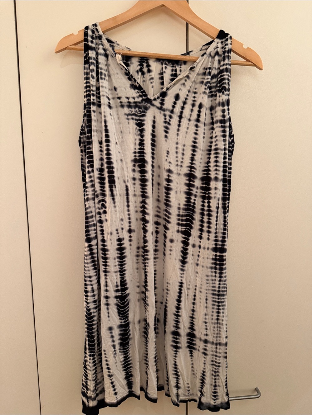 Black and White Tie-Dye Sleeveless Swim Cover-Up